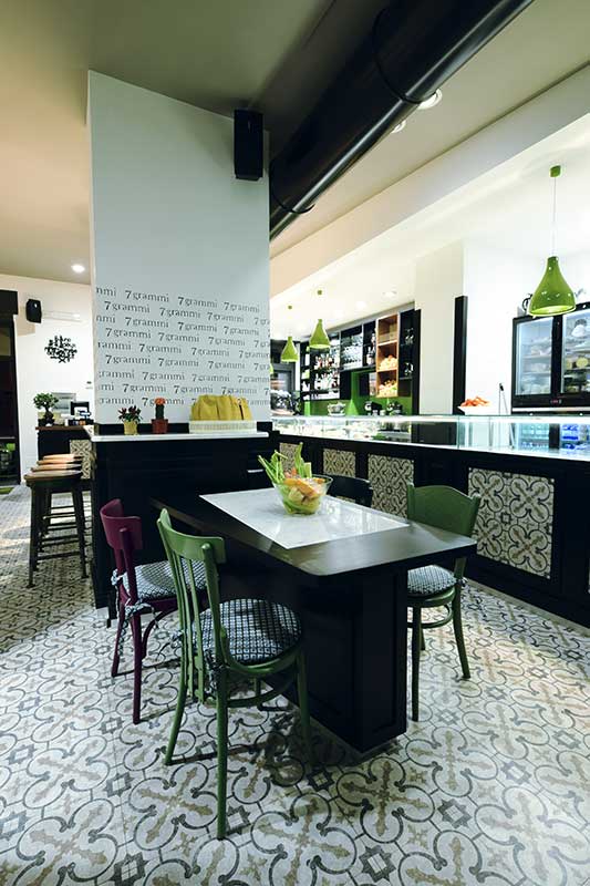 locali pubblici - 7 grammi